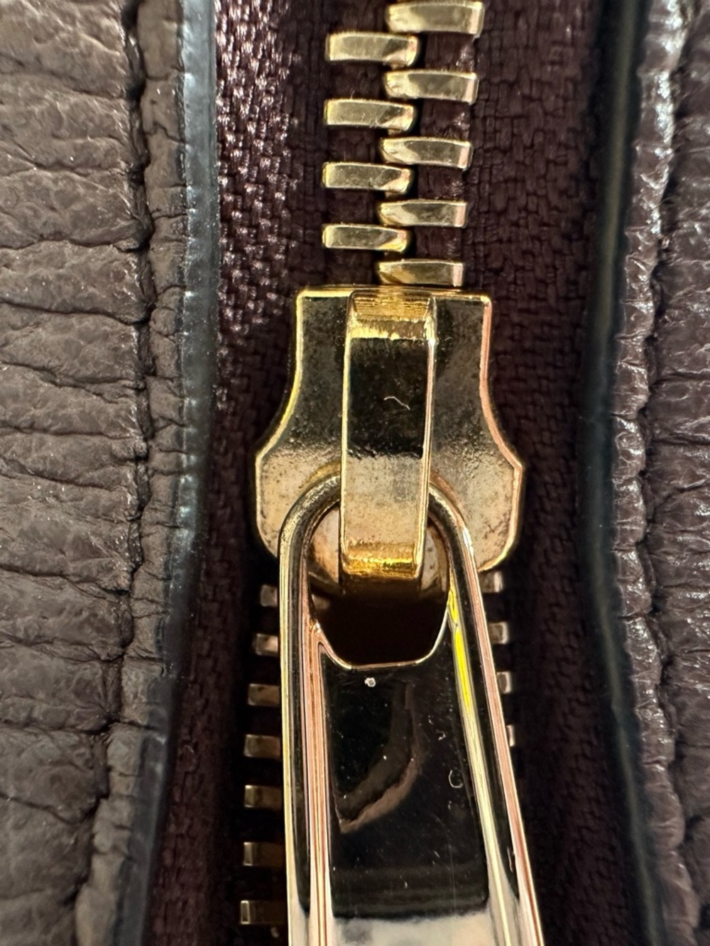 Gucci Brown Leather Zipper Shoulder Bag with Gold Hardware - Picture 5 of 5